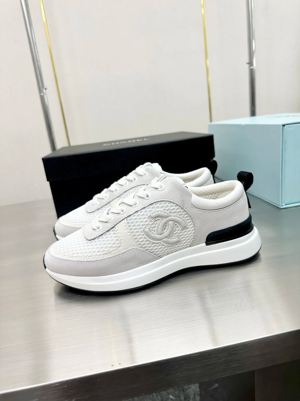 Women Sneakers A27810