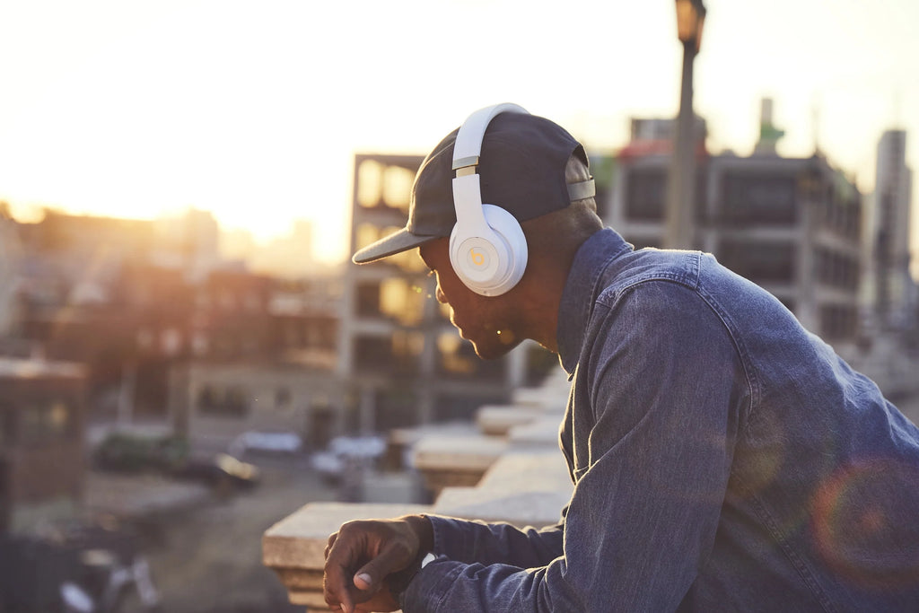 Matte Black Wireless Noise Cancelling Headphones Y986