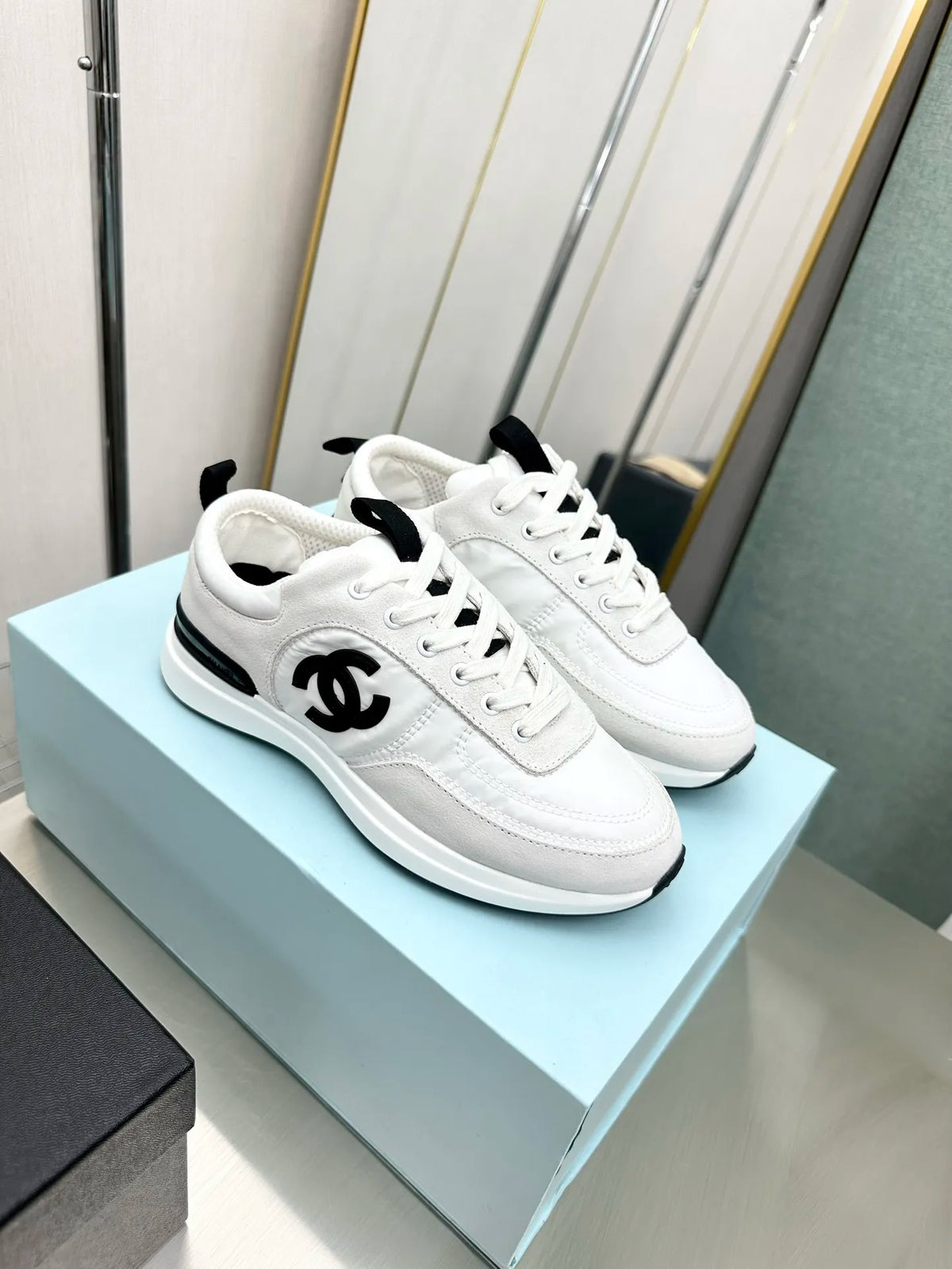 Women Sneakers A27810