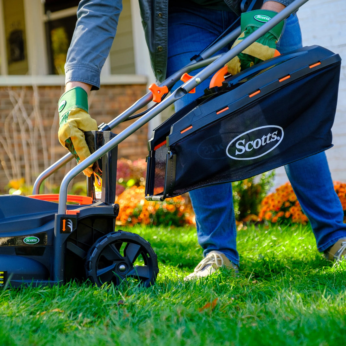 14-Inch 20-Volt Cordless Lawn Mower K25875