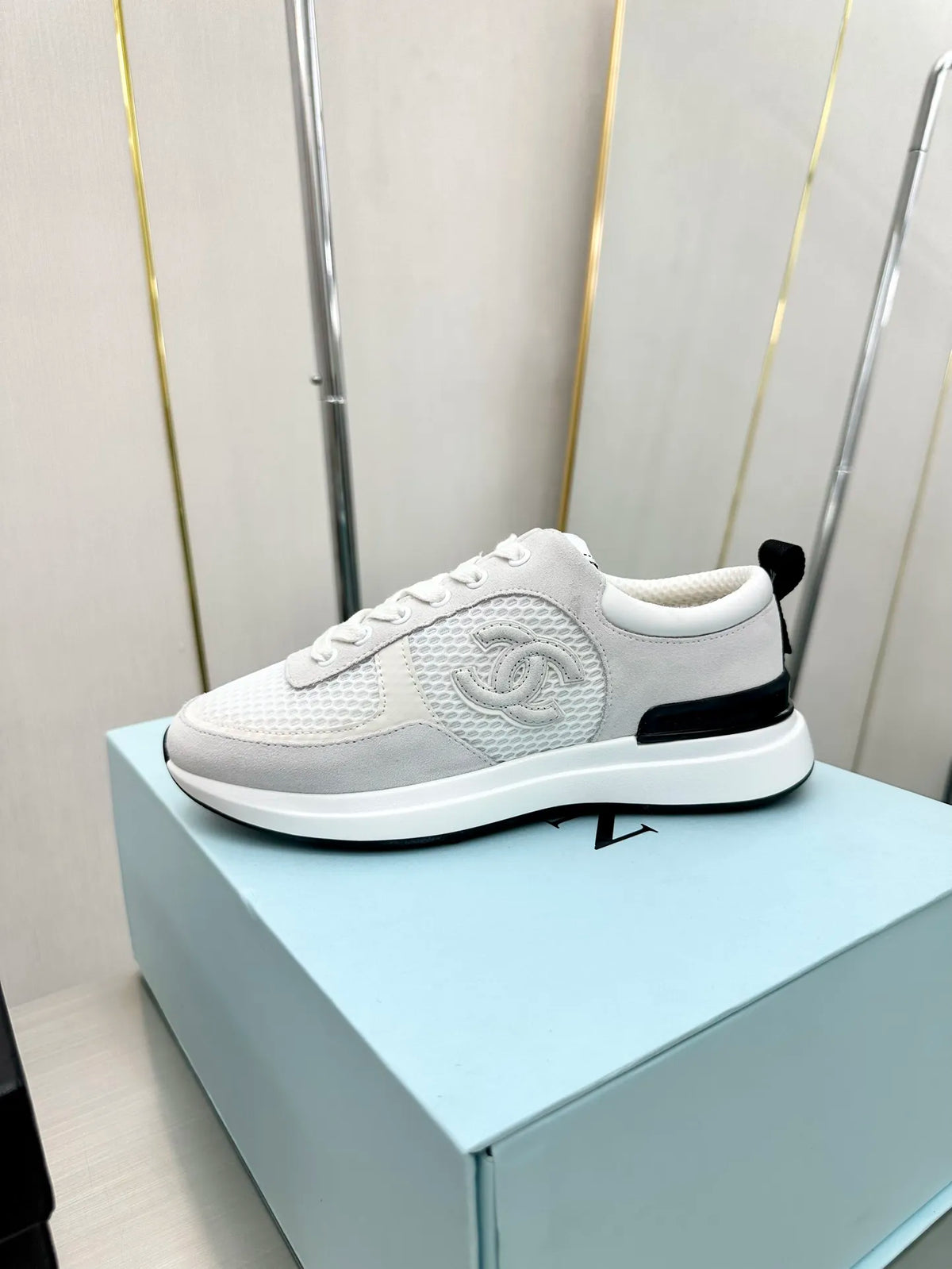 Women Sneakers A27810