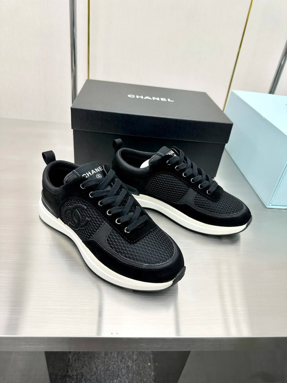 Women Sneakers A27810