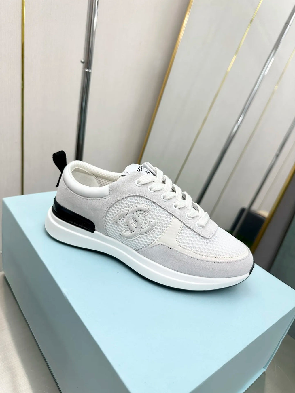 Women Sneakers A27810