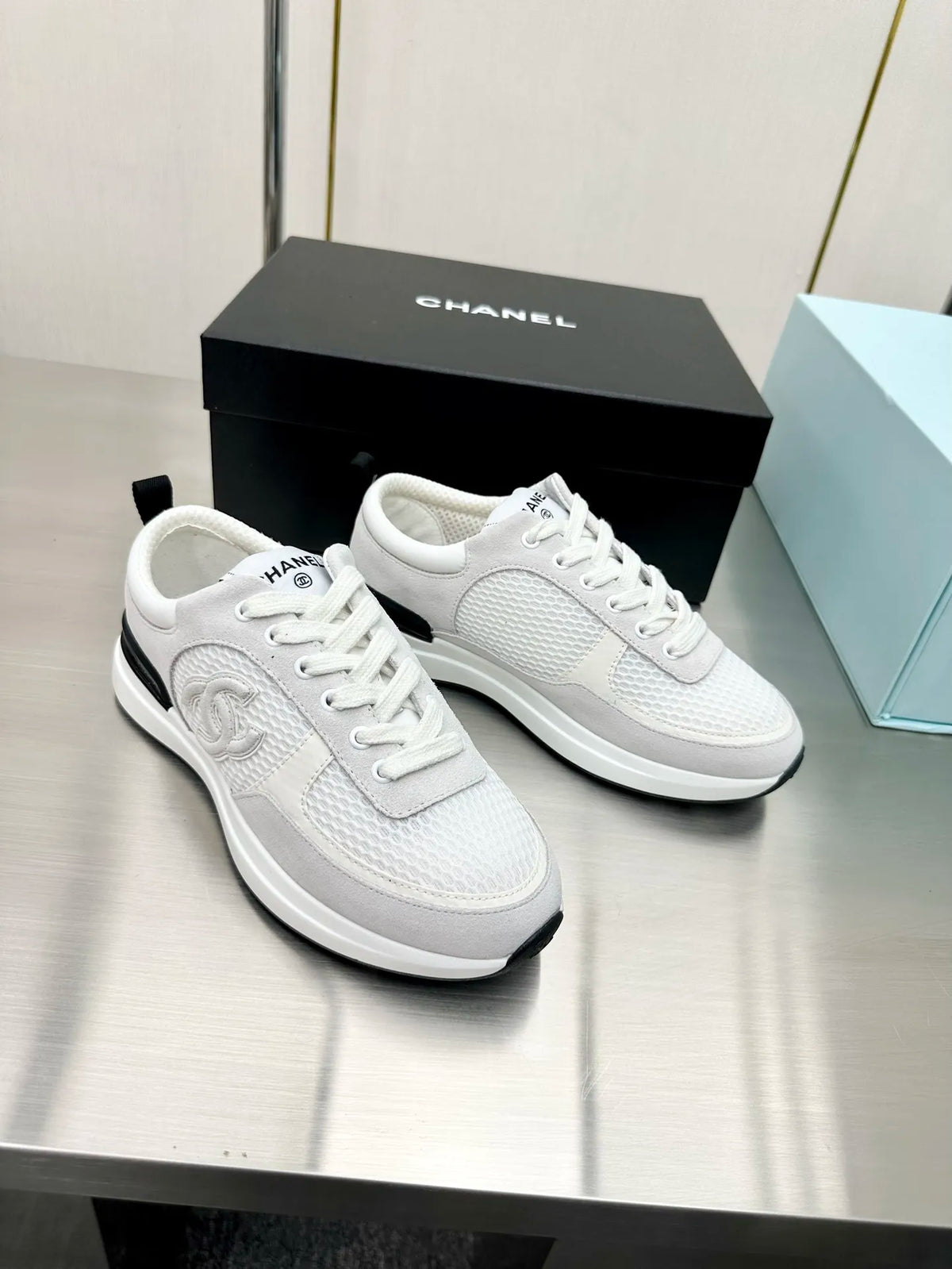 Women Sneakers A27810