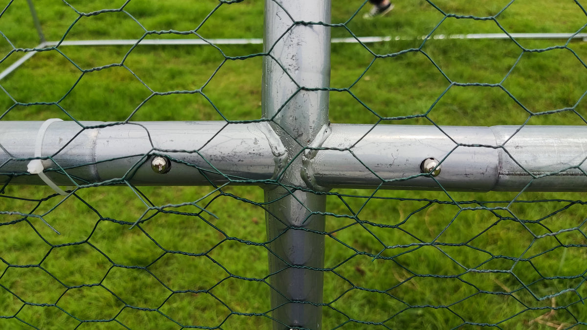 Extra Large 10 x 13 ft Metal Walk-in Chicken Coop R9125